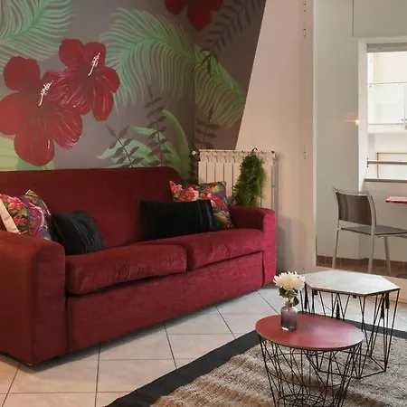 56 Direttamente Sul Mare - Red Tropical *