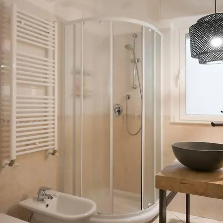 56 Direttamente Sul Mare - Red Tropical 迪亚诺马里纳